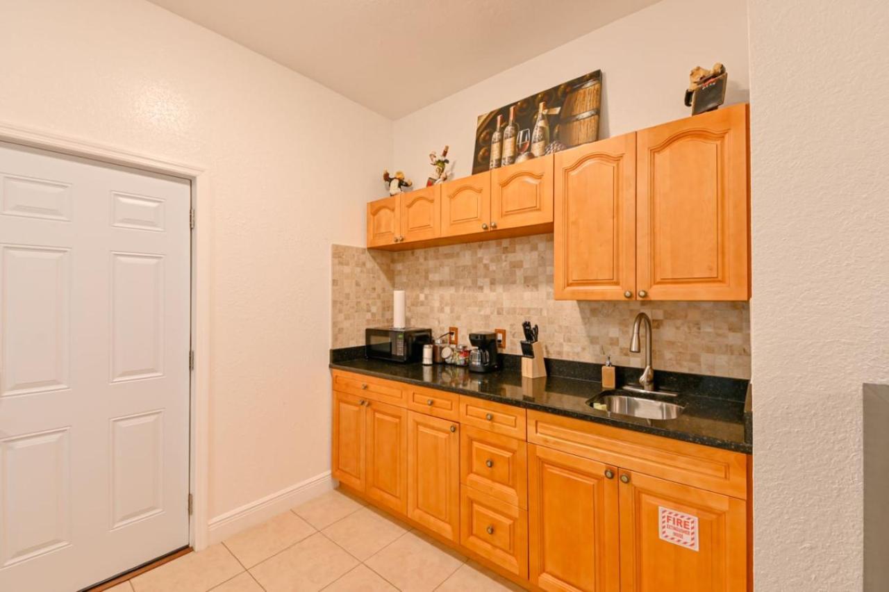 Paradise In Brandon With Luxurious 6 Person Spa Exterior photo