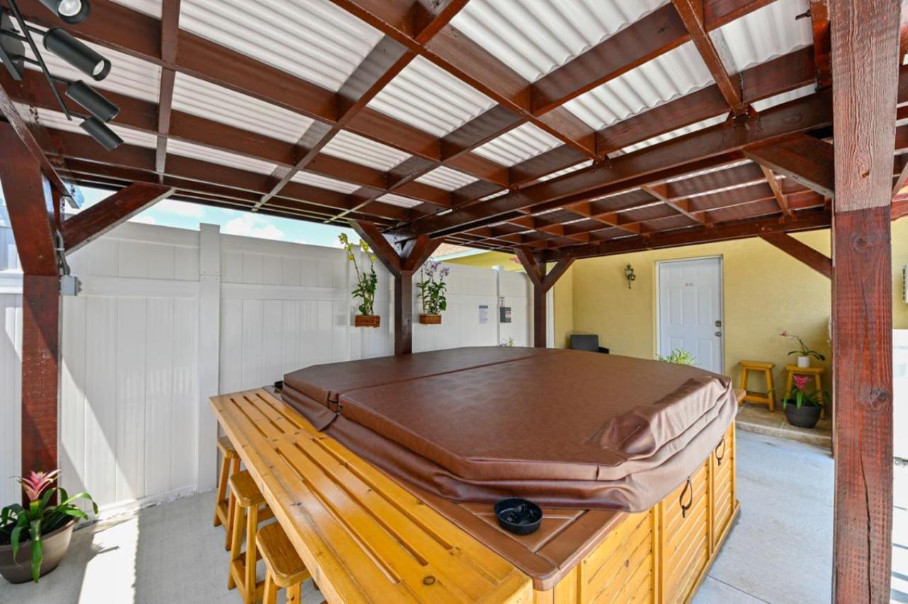 Paradise In Brandon With Luxurious 6 Person Spa Exterior photo