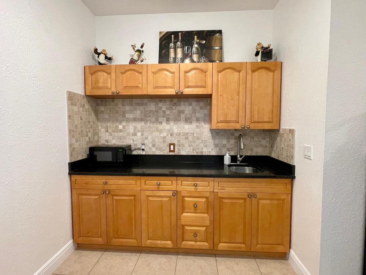 Paradise In Brandon With Luxurious 6 Person Spa Exterior photo
